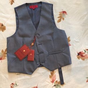 Boys 4 button formal suit vest size 7 - grey